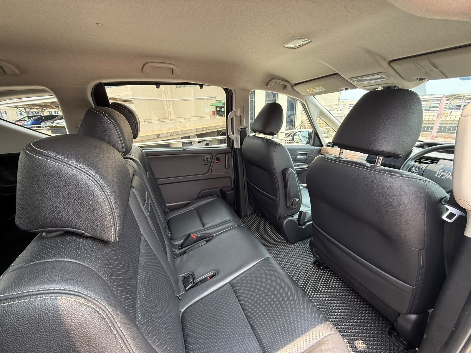 Honda Freed Hybrid 1.5 G photo 8